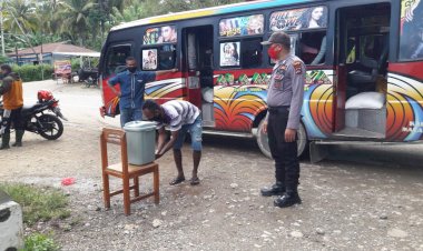 Cegah-Covid-19,--Polsek-Polen--Berhentikan-Kendaraan-dan-Dilakukan-Pemeriksaan