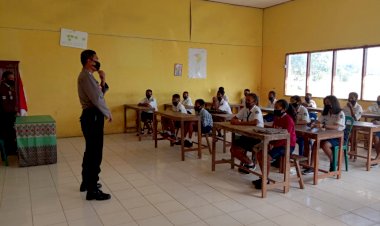 Sambangi-para--Pelajar,-Sat-Binmas-Sampaikan-Imbauan-Cegah-Covid-19-Kepada-Pelajar