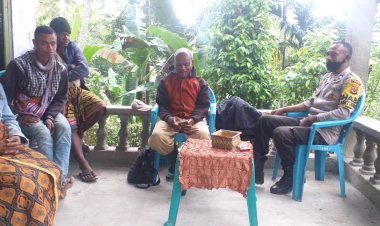 Menciptakan-Sitkamtibmas-Yang-Aman-Dan-Kondusif-,-Bhabinkamtibmas-Rutin-Melaksanakan-Patroli