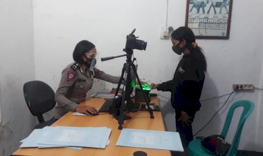 Dengan-Humanis,-Anggota -Sat-Lantas-Beri-Pelayan-Pembuatan-SIM