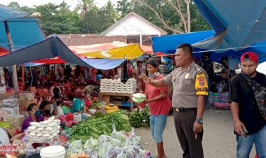 Pasar-Mingguan,-Bhabinkamtibmas-Patroli-Dialogis