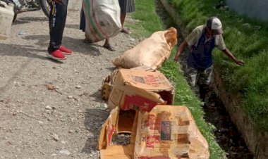 Peduli-Kebersihan,-Bhabinkamtibmas-Ajak-Warga-Bersihkan-Sampah