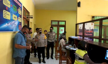  Kapolres-TTS-Cek-pelayanan-Samsat