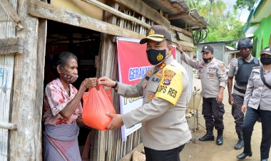 Kapolres-TTS-Pimpin-Baksos -Polri-Peduli-Covid-19