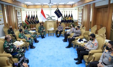 Kunjungi-KSAU,-Kapolri-Harap-Sinergitas-Dari-Atas-Hingga-Bawah-Tegakan-Displin-Prokes-Masyarakat 