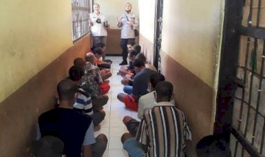Binroh-Kepada-Para-Tahanan-Polres-TTS