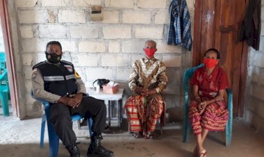 Tak-Henti,- Bhabinkamtibmas-Polsek--Mollo-Utara-Sambangi-Warga -Beri-Imbauan-Cegah-Covid-19