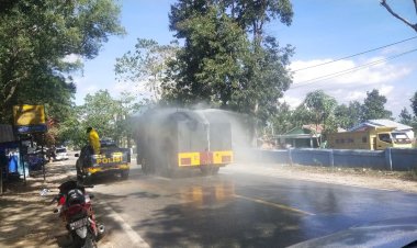 Cegah- Meningkatnya-Covid-19,-Polres-TTS-Bersama-Instasi-Terkait-Turun-Langsung-Penyemprotan-Desinfektan
