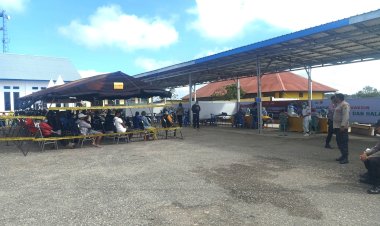 Ratusan-Warga-serbu-Gerai-Vaksin -Presesi-Polres-TTS