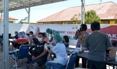 Gerai- Vaksin-Presesi-Polres-TTS-Dosis-II,-Warga- Di-Imbau-Tetap-Disiplin-Prokes