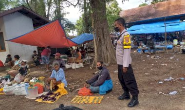 Pasar-Mingguan,-Bhbainkamtibmas-melaksanakan-Pam--