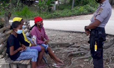 Melalui-Sambang,-Personil-Polsek-Amanatun-Utara -Silahturahmi-Bersama-Warga