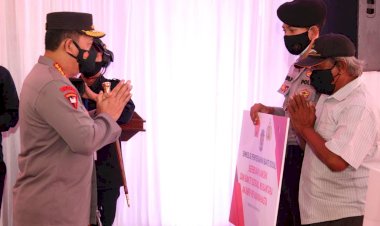 Tinjau-Serbuan-Vaksinasi-AKABRI-1998,-Kapolri:-Wujud-Sinergitas-TNI-Polri-Tekan-Pertumbuhan-Covid-19