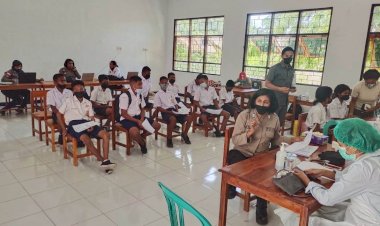 Menciptakan-Herd-Immunity-di-Lingkungan-Sekolah,-Polres-TTS-Gelar-Vaksin-Pressi