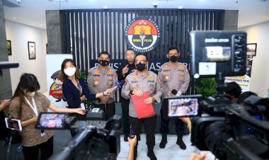 Kapolri-Tinjau-Arus-Mudik-Naik-Heli,-Tol-Jakarta-Cikampek-Lancar