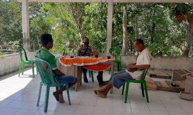 Jaga-Silahturahmi,-Bhabinkamtibmas-Rutin-Sambangi-Warga-Binaannya