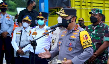 Tinjau-Arus-Balik-di-Bakauheni-,-Kapolri-Minta-Masyarakat-Manfaatkan-WFH-dan-Libur-Sekolah