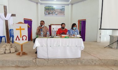 Hadiri-kegiatan-Gereja,-Mewakili-Kapolres-TTS-AKP-Lukius-O.-Selly-sampaikan-Materi-KDRT