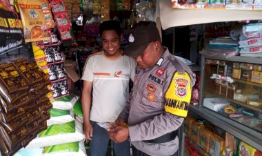 Ketersediaan-Minyak-Goreng,-Bhabinkamtibmas-Rutin - Melakukan-Pengecekan 