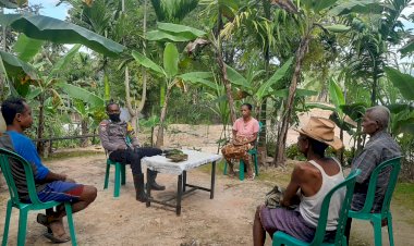 Cegah-Penyebaran-PMK,-Bhabinkamtibmas-Pospol-Noebana-Melaksanakan-Sosialisasi