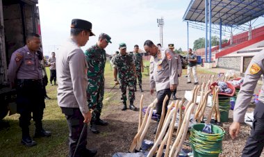 Polri-Kerahkan-Ribuan-Personel-Bersihkan-Puing-puing-Pasca-Gempa-Cianjur