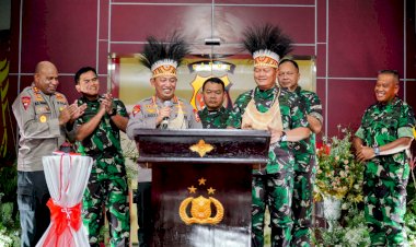 Ratas-Bareng-Presiden,-Kapolri-Tegaskan-TNI-Polri-Kawal-Seluruh-Kebijakan-di-Papua 