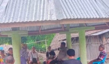 Jumat-Curhat,-Kapolsek-Amanatun-Utara-Turun-langsung-ke-Rumah-Warga-Serap-Saran-Masukan