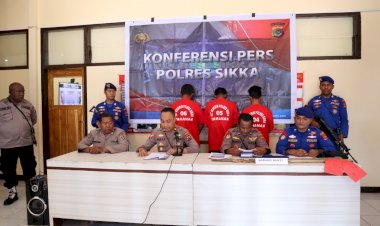 Sat-Polairud-Ungkap-Penangkapan-Ikan-Dengan-Menggunakam-Bahan-Kimia,-Polres-Sikka-Gelar-Konferensi-Pers