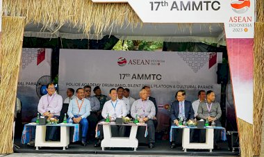 Kapolri-Jamu-Delegasi-AMMTC-Nikmati-Sunset-di-Labuan-Bajo