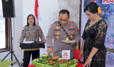 Polres-TTS-:-Pemotongan-Tumpeng -Tandai-Syukuran-Hari-Jadi-Polwan-ke--75