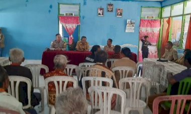 Melalui-Problem-Solving,-Bhabinkamtibmas-Polsek -Mollo-Utara-Lakukan-Mediasi-Sengketa-Tanah