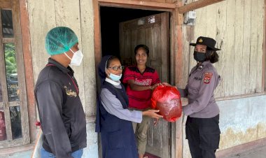 Bersatu-dalam-Bencana:-Personel-Polda-NTT-Berikan-Bantuan-di-Flotim