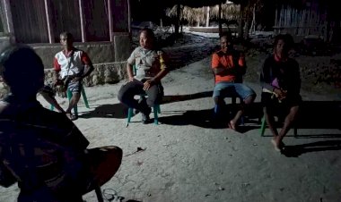 Beri-Rasa-Aman-dan-Nyaman-Pada-Malam-Hari,-Bhabainkamtibmas-Melaksanakan-Patroli-Sambang