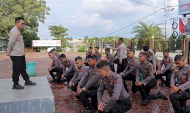 Mutasi-Ke-Polres-TTS,-Bintara-Remaja-Laksanakan-Tradisi-Penyambutan 