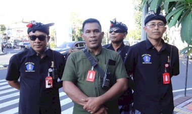 Pecalang-Apresiasi-Pengamanan-Polri-Atas-Suksesnya-KTT-IAF-di-Bali