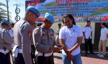 Cegah-Keterlibatan-Personil-Dalam-Judi-Online,-Bid-Propam--Polda-NTT-Periksa-HP-Personil-Polres-TTS