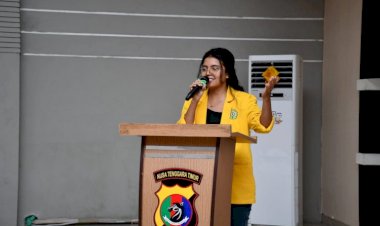 Pidato-Mahasiswi-Undana-Warnai-Konferensi-Pers-Akhir-Tahun-Polda-NTT:-Keterbukaan-Informasi-sebagai-Cahaya-Demokrasi