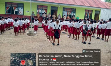 Polisi-Sahabat-Anak,-Anggota-Polsek-Kualin-Sambang-ke-SDN- Poni-Kualin,-Hadirkan-Kecintaan-Terhadap-Sosok-Polisi