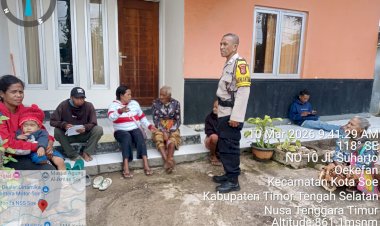 Bhabinkamtibmas-Kel.-Oekefan-Laksanakan-Patroli-Dialogis,-Pererat-Hubungan-Dengan-Warga