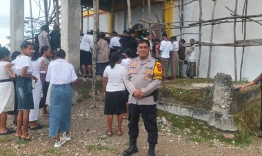 Polsek-Ki'e-Melaksanakan-Pengamanan-Ibadah-Perjamuan-Kudus-di-Gereja-Imanuel-Tesiyofanu