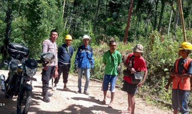 Bhabinkamtibmas-Ajak-Warga-Desa-Sebot-Berperan-Aktif-Jaga-Keamanan