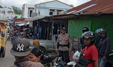 Polsek-Mollo-Utara-Rutin-Patroli-di-Pasar-Kapan,-Cegah-Gangguan-Kamtibmas