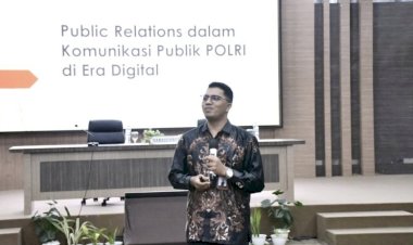 Akademisi-Undana-Kupang-Beberkan-Strategi-Humas-Polri-di-Era-Digital,-Kecepatan-dan-Kepercayaan-Publik-Jadi-Kunci