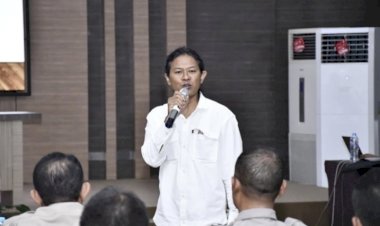 Tim-Ahli-Media-Sosial-PT-Ethos-Kreatif-Indonesia-Beberkan-Strategi-Menjemput-Algoritma-Digital-di-Rakernis-Humas-Polda-NTT-2026