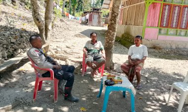 Ciptakan-Suasana-Kekeluargaan,-Bhabinkamtibmas-Polsek-Boking-Beri-Imbauan-Penting-Bagi-Warga-Desa-Mnela-Petu