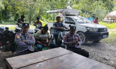 Polsek-Kuanfatu-Patroli-ke-Warga-Dusun-II-Desa-Kuanfatu,-Himbau-Kamtibmas