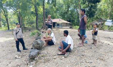 Jaga-Kamtibmas-Tetap-Kondusif,-Personel-Polsek-Polen-Laksanakan-Patroli-Dialogis-di-Desa-Loli