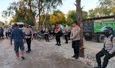 Jamin-Kondusifitas-Warga-di-Kecamatan-Amanuban-Selatan,-Sat-Samapta-Polres-TTS-Gelar-Patroli-Skala-Besar 