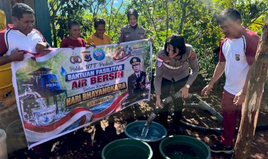 Dalam-Rangka-HUT-Bhayangkara-Ke‑80,-Polres-TTS-Salurkan-Bantuan-Air-Bersih-ke-Warga-Mollo-Selatan