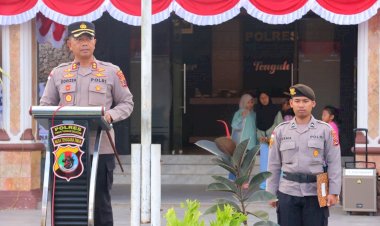 Pimpin-Upacara-Kenaikan-Pangkat,-Kapolres-TTS:-Ini-Penghargaan-Atas-Dedikasi,-Loyalitas,-dan-Integritas